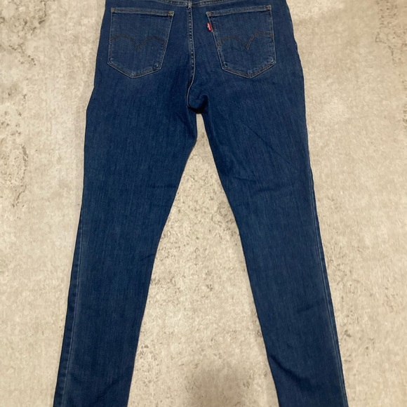 Levi’s Women’s 311 shaping Skinny Jeans - Picture 2 of 3